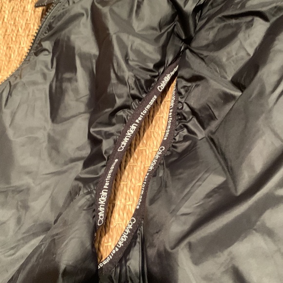 NWOT CALVIN KLEIN PERFORMANCE PREMIUM DOWN VEST HIGH SHINE IN BLACK W/POCKETS S - Picture 7 of 15